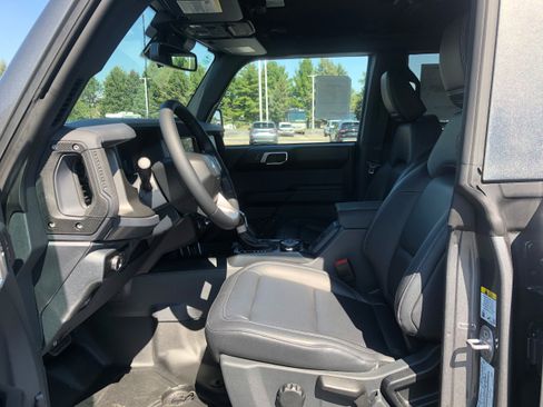 New 2025 Ford Bronco Badlands w/ Sasquatch Package AWD/4WD image 28