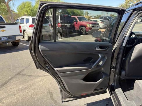 Used 2018 Volkswagen Tiguan S image 15