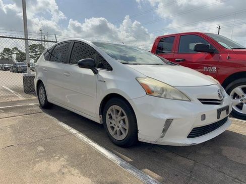 Used 2014 Toyota Prius V Three FWD image 3