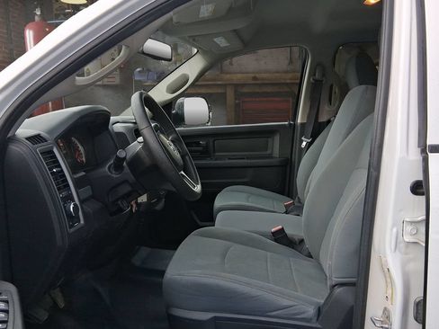 Used 2017 RAM 2500 Tradesman w/ Chrome Appearance Group RWD image 15