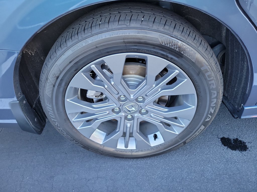 Used 2025 Honda Odyssey Touring image 12