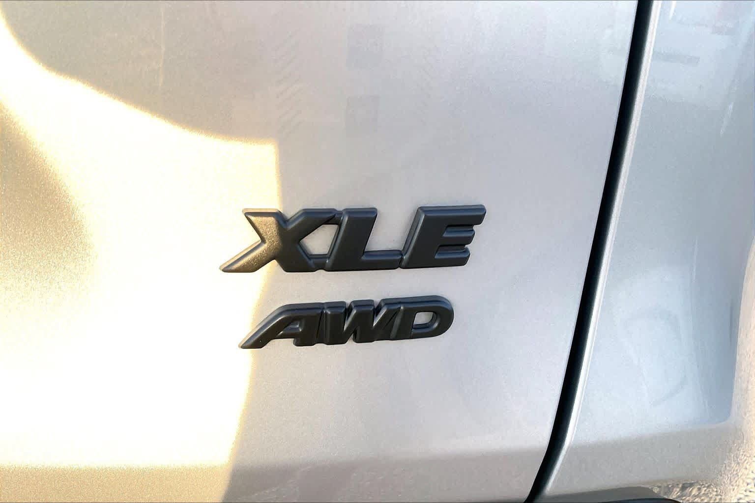 Used 2025 Toyota RAV4 XLE w/ Weather Package AWD/4WD image 10