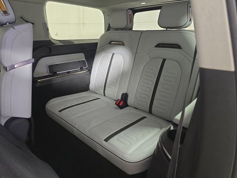 Used 2023 Rivian R1S Launch Edition image 22