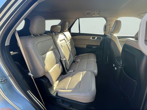 Used 2020 Ford Explorer XLT w/ Equipment Group 202A image 22