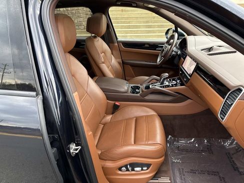 Used 2021 Porsche Cayenne S image 11