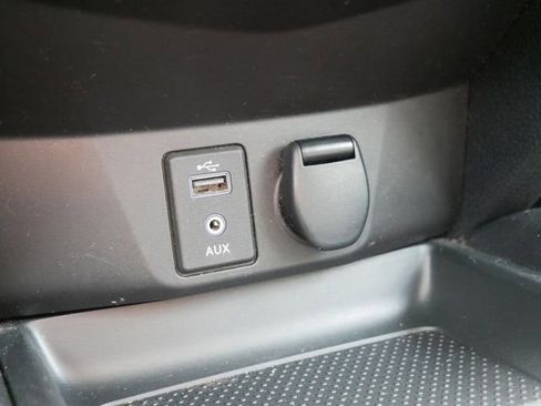 Used 2017 Nissan Rogue SV AWD/4WD image 23
