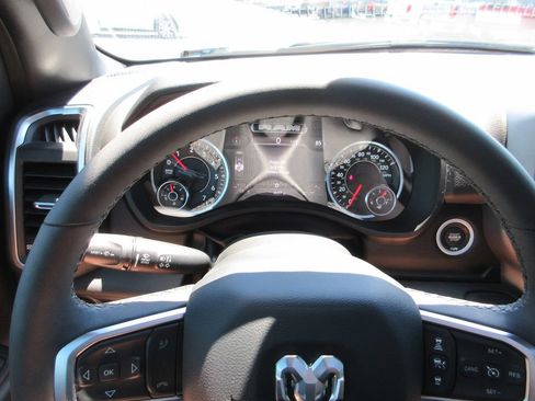 Used 2025 RAM 1500 Big Horn AWD/4WD image 31