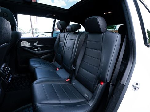 Used 2023 Mercedes-Benz GLS 450 4MATIC image 46