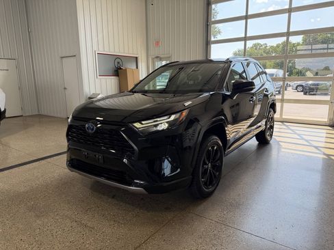 Used 2024 Toyota RAV4 SE AWD/4WD image 7