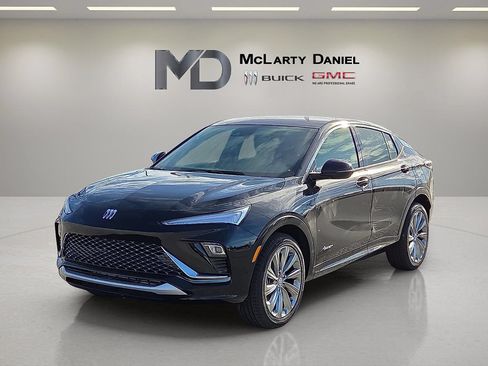 New 2026 Buick Envista Avenir FWD image 2
