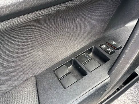 Used 2017 Toyota Corolla LE image 22