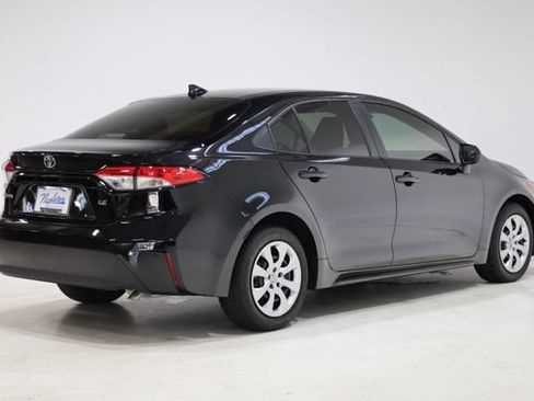 Used 2025 Toyota Corolla LE FWD image 8