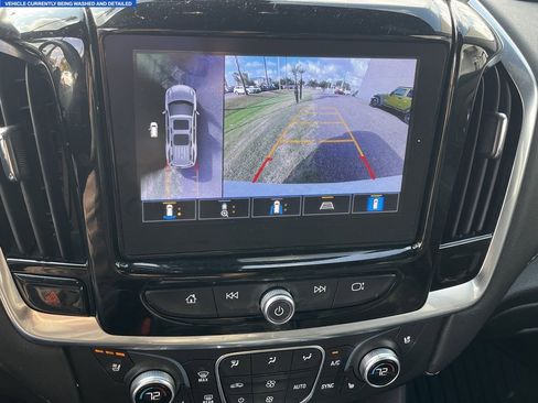 Used 2023 Chevrolet Traverse Premier image 8