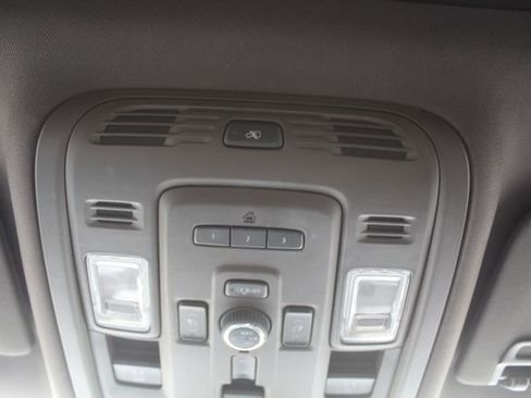 Used 2023 GMC Yukon Denali w/ Denali Reserve Package RWD image 40