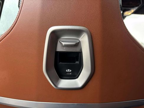 Certified 2023 BMW i7 xDrive60 w/ Executive Package 2 image 34