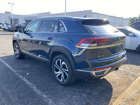 Used 2023 Volkswagen Atlas Cross Sport SEL AWD/4WD image 6