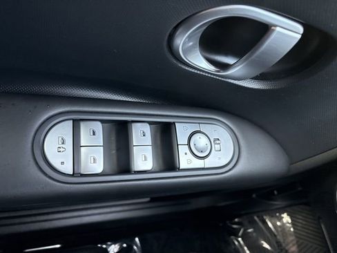 Used 2022 Hyundai Ioniq 5 SE image 13