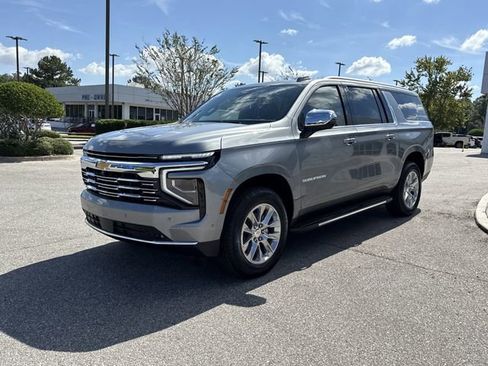 New 2026 Chevrolet Suburban Premier image 7