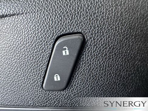 Used 2015 GMC Acadia SLE FWD image 20