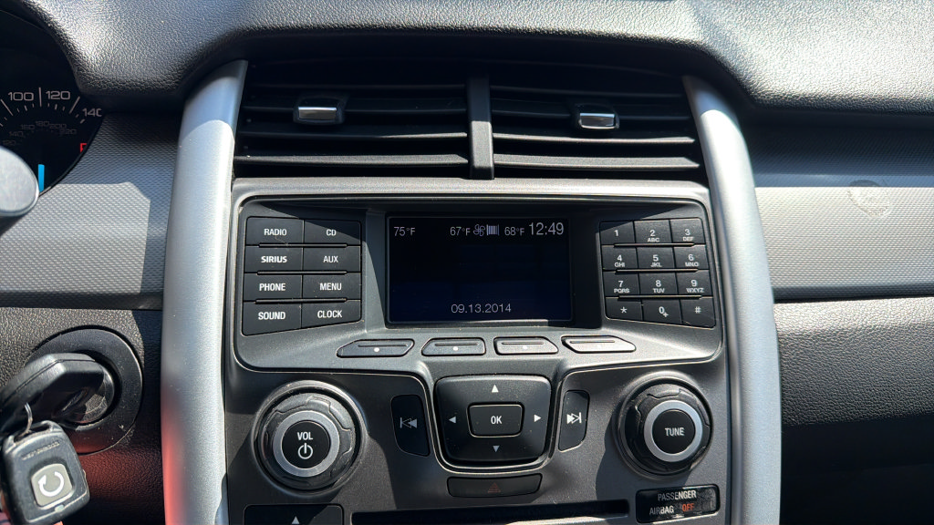 Used 2014 Ford Edge SEL AWD/4WD image 16