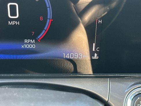 Certified 2025 Chevrolet Trax ACTIV w/ Sunroof Package image 24