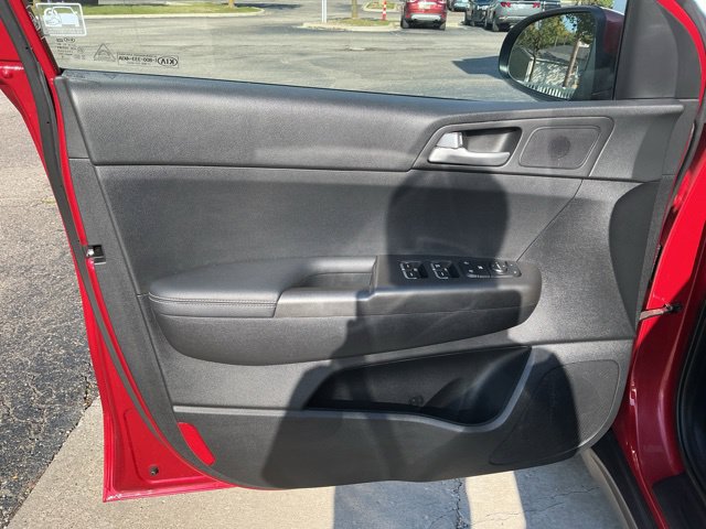 Used 2020 Kia Sportage LX AWD/4WD image 13