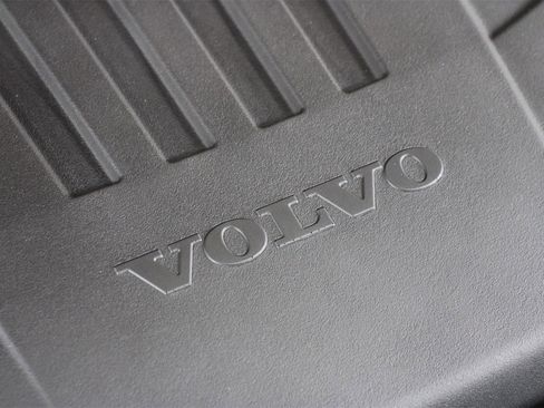 Certified 2023 Volvo XC60 B5 Core w/ Climate Package image 25