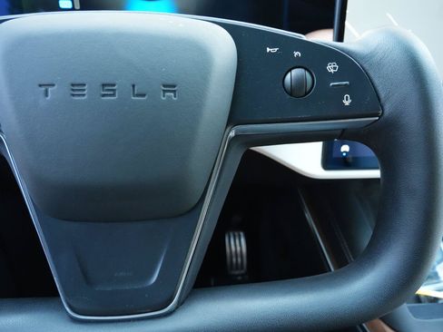 Used 2023 Tesla Model X AWD/4WD image 19