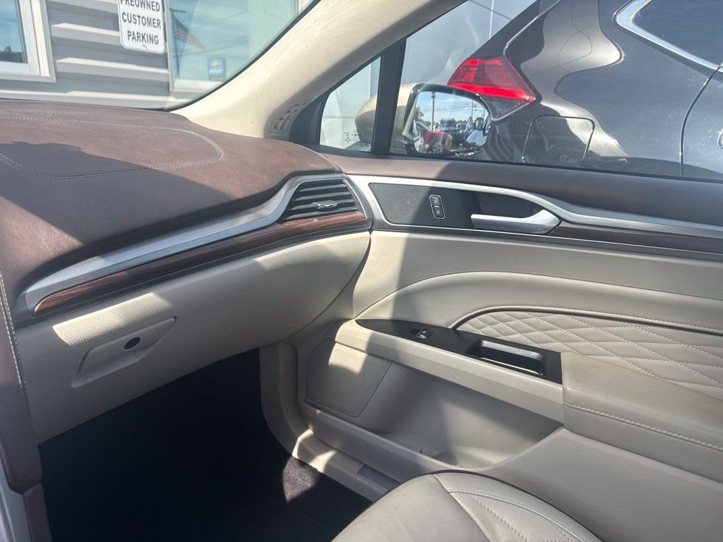Used 2017 Ford Fusion Energi Platinum FWD image 14