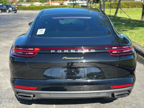 Used 2018 Porsche Panamera 4 image 7