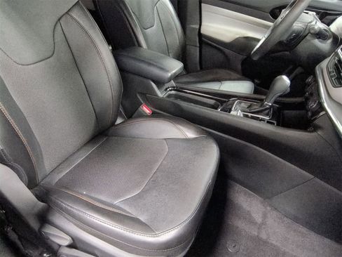 Certified 2023 Jeep Compass Limited image 22