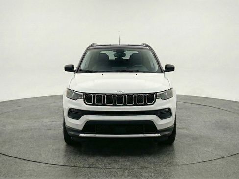Used 2025 Jeep Compass Limited AWD/4WD image 2