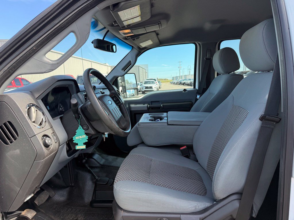 Used 2016 Ford F350 XLT w/ XLT Interior Package AWD/4WD image 5
