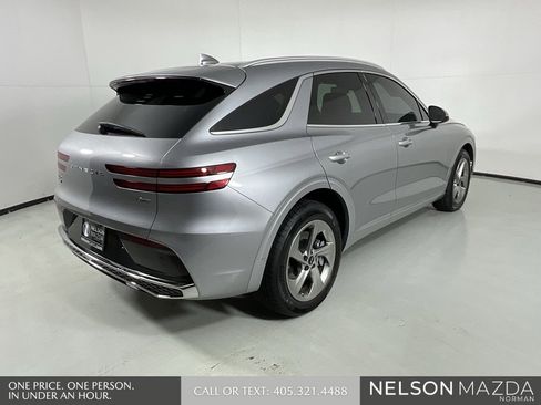 Used 2026 Genesis GV70 2.5T image 8