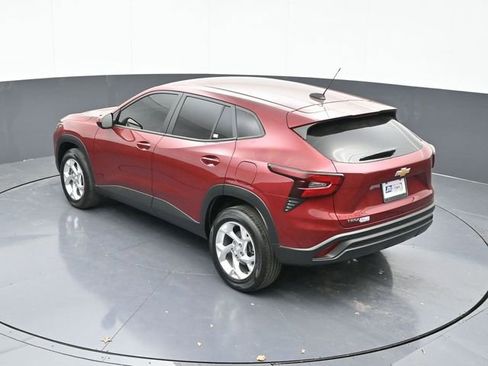 Used 2024 Chevrolet Trax LS w/ LS Convenience Package image 57