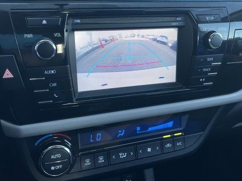 Used 2016 Toyota Corolla LE image 14