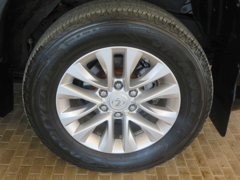 Used 2015 Lexus GX 460 w/ Premium Package image 8