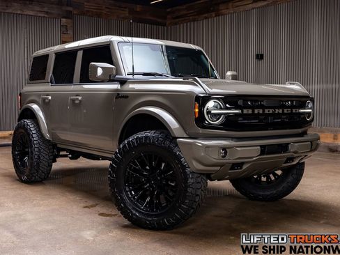 Used 2026 Ford Bronco Outer Banks AWD/4WD image 1
