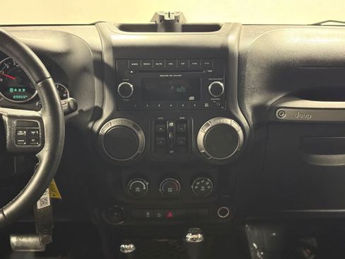 Used 2018 Jeep Wrangler Unlimited Sport S AWD/4WD image 15