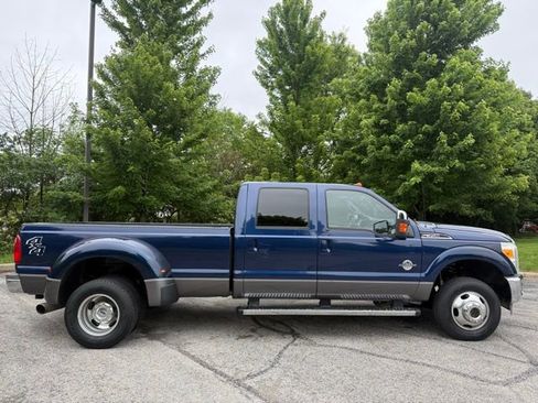 Used 2011 Ford F350 Lariat w/ Lariat Interior Pkg AWD/4WD image 2