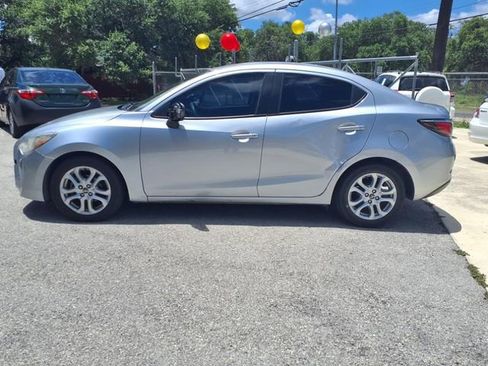 Used 2017 Toyota Yaris iA FWD image 4