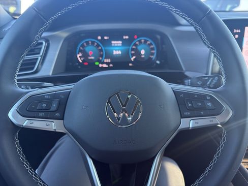 New 2026 Volkswagen Atlas Cross Sport SE FWD image 16