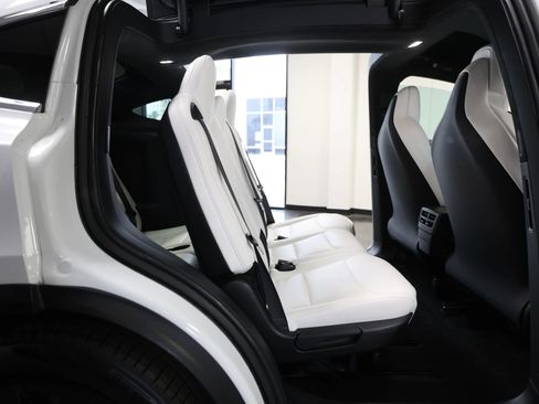 Used 2018 Tesla Model X 100D image 45