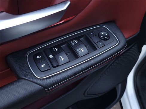 Used 2019 RAM 1500 Rebel image 13