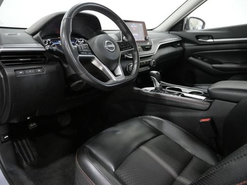 Used 2024 Nissan Altima 2.5 SR FWD image 10