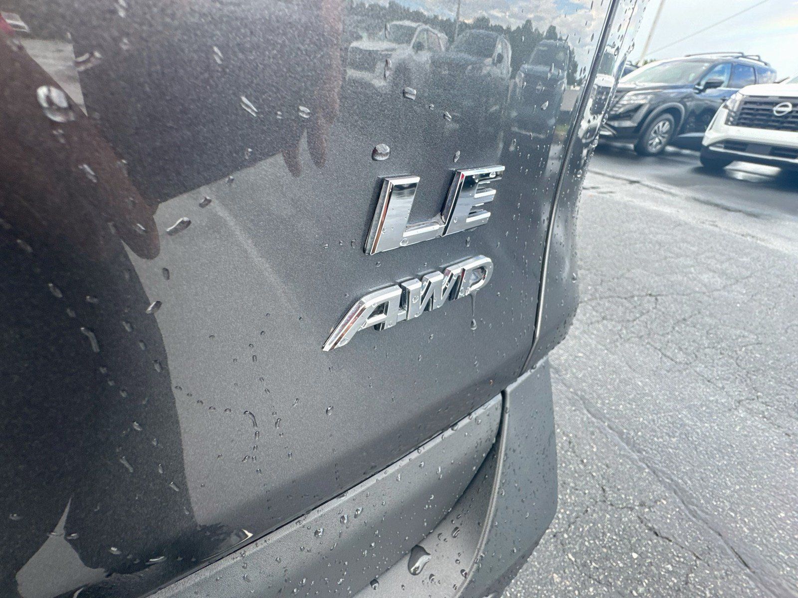 Used 2022 Toyota RAV4 LE AWD/4WD image 35