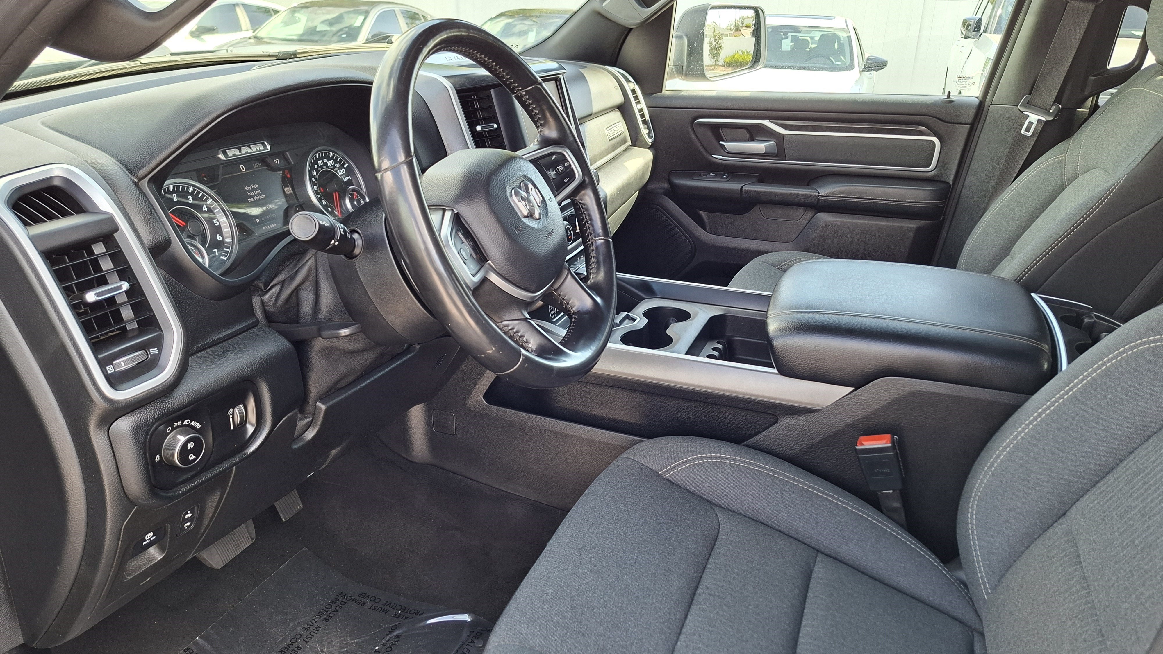 Used 2022 RAM 1500 Big Horn AWD/4WD image 9
