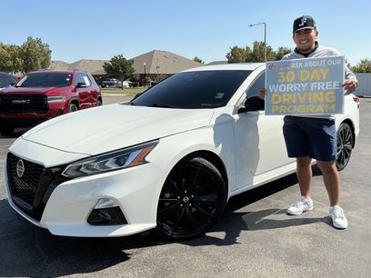 Used 2022 Nissan Altima 2.5 SR w/ Midnight Edition Package
