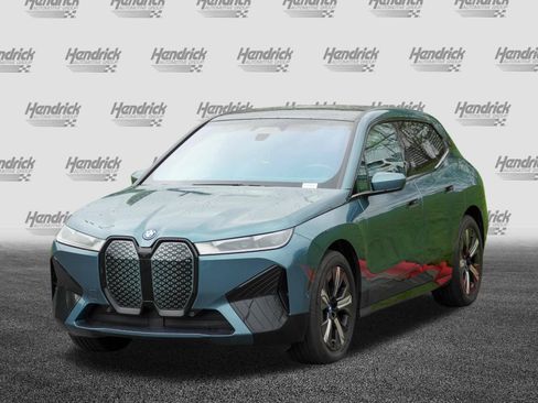 Used 2024 BMW iX xDrive50 w/ Premium Package AWD/4WD image 5
