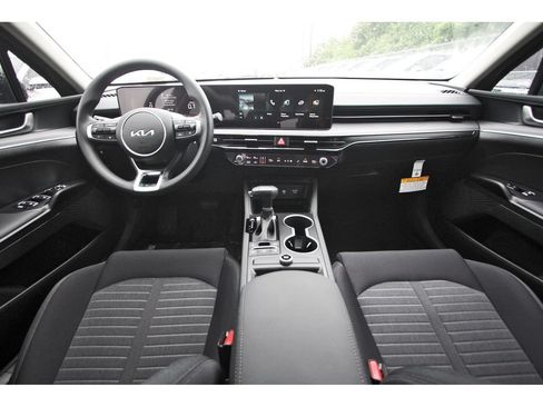New 2026 Kia K5 LXS FWD image 10